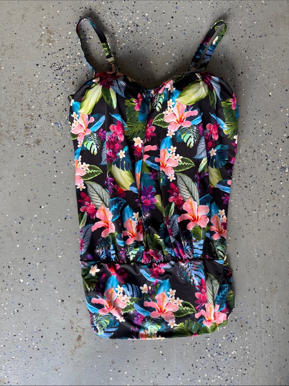 Swimsuits For All Black Floral-Accented Tankini Top size 10